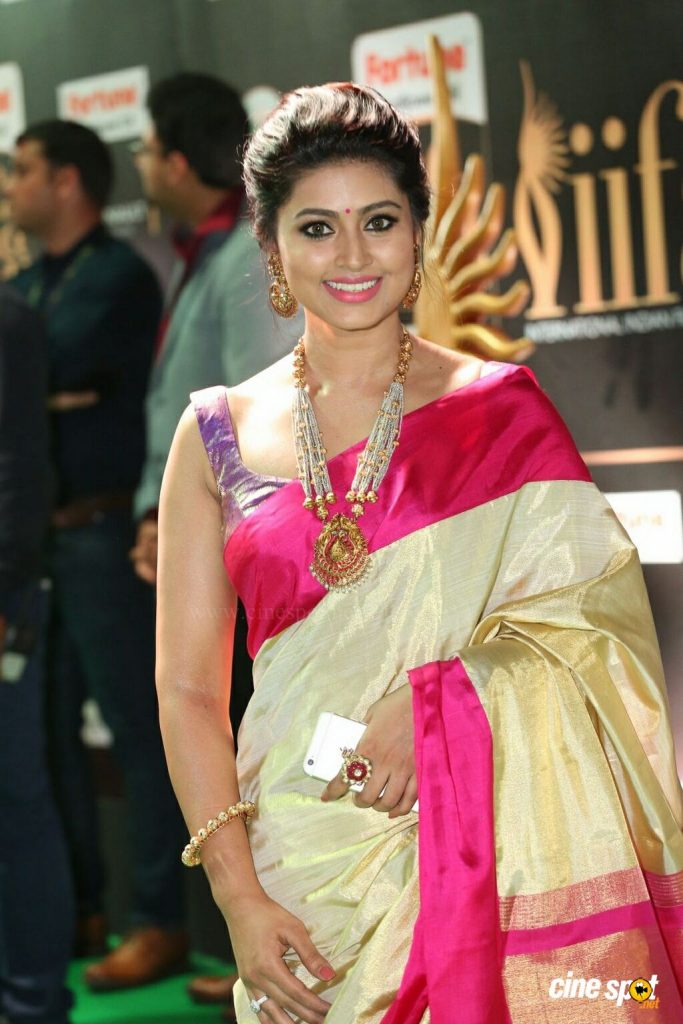 Sneha at IIFA 2017 4