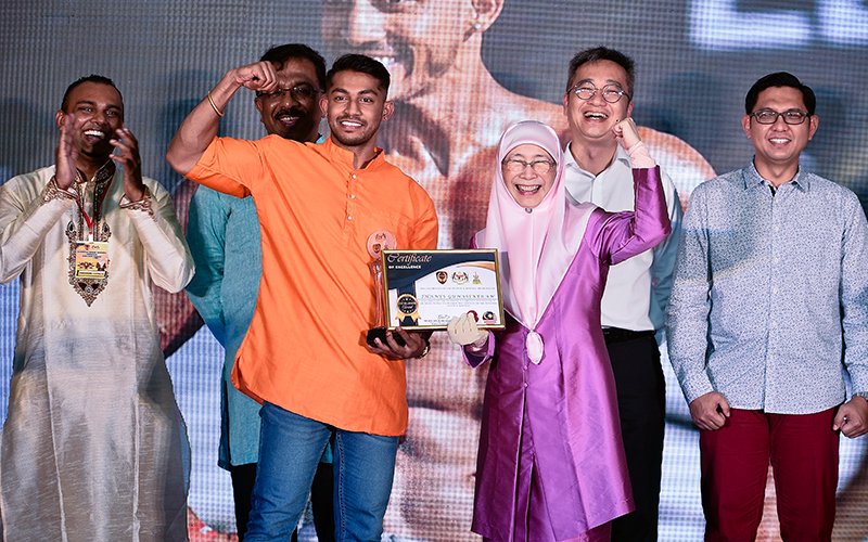 WAN AZIZAH bodybuilding athlete Thanes Gunasekeran BERNAMA 1