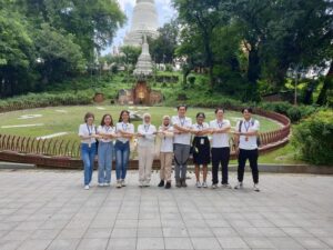 Group photo top 9 finalist at Wat Phnom