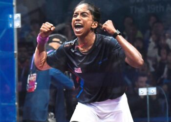 GOLDEN GIRL……Malaysia’s S.Sivasangari celebrate after beat Chan sin yuk of Hong Kong to win the gold medal in women’s singles squash at Hangzhou International expo Center during the 19th Asian Games in China yesterday..0510/2023/S.S.Kanesan/The Star.